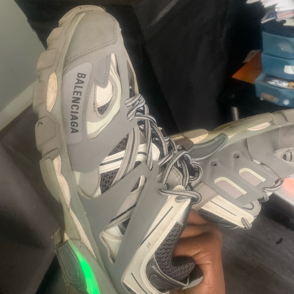 Not a scam need the money - Picture 3 of 4